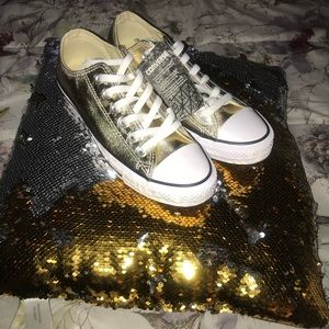 Women’s converse